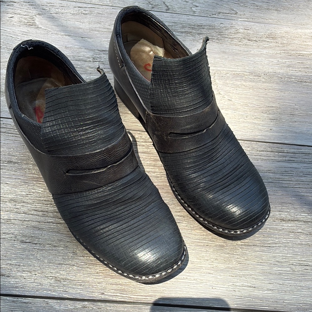 Black Leather shoes - Picture 1 of 3